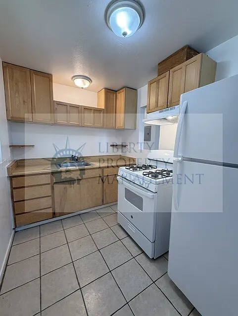 2 bed, 850 sqft, $1,750 — Photo 3