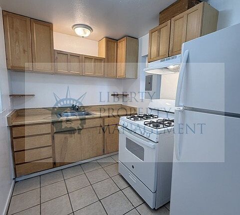 3rd image of 2114 S Harrison St