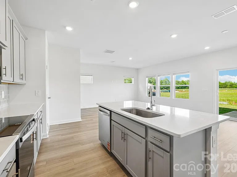 1852 Wrenley Dr — Photo 17