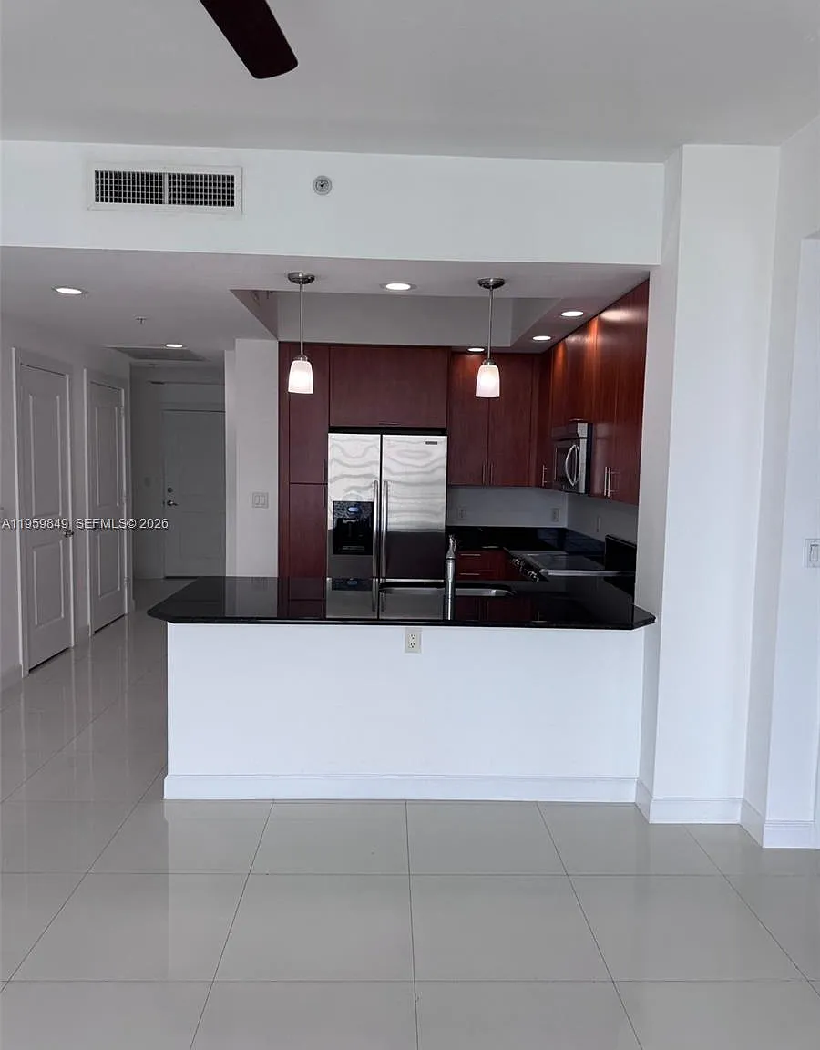 Strada 315 Condo — Photo 1