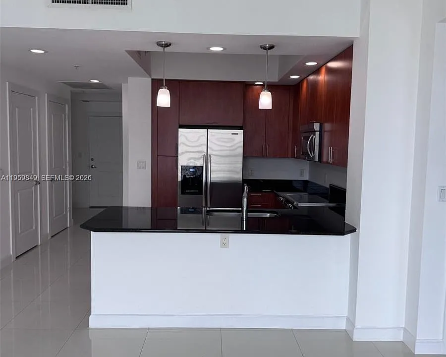 315 NE 3rd Ave #1905