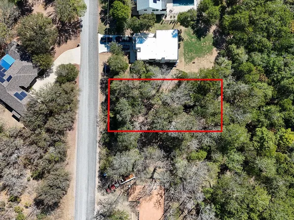 207 Kahana Ln, Bastrop, TX 78602