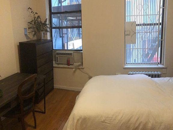 2nd image of 340 E 5th St APT B3
