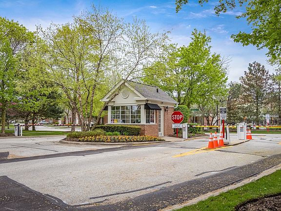 3rd image of 103 Cornell Ct
