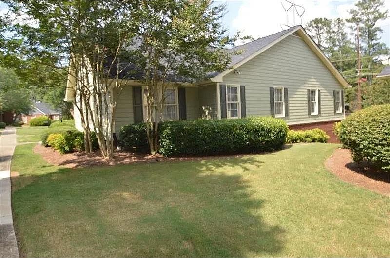 1st image of 1460 Winston Pl