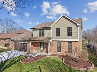 406 Whipple Ln, Westmont, IL 60559