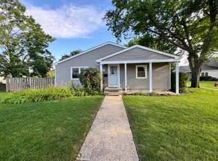 807 Mansfield Ct, Schaumburg, IL 60194