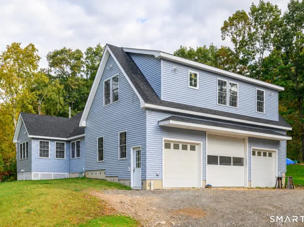 20 Philo Curtis Rd #B, Sandy Hook, CT 06482