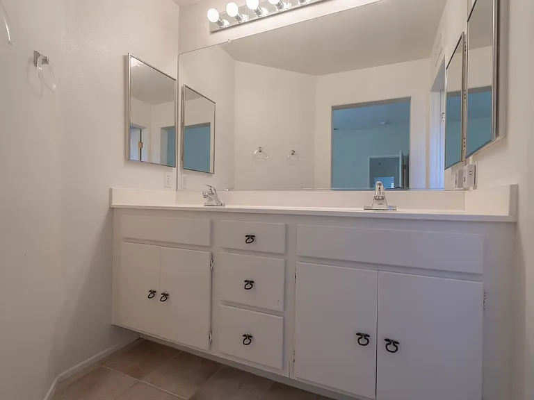 25745 Perlman Pl #F — Photo 15