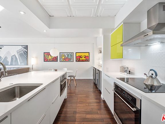 3rd image of 7135 Hollywood Blvd APT 208