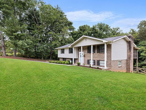 4th image of 8692 Arbutus Dr