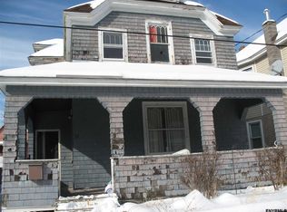 39 Robinson St, Schenectady, NY 12304