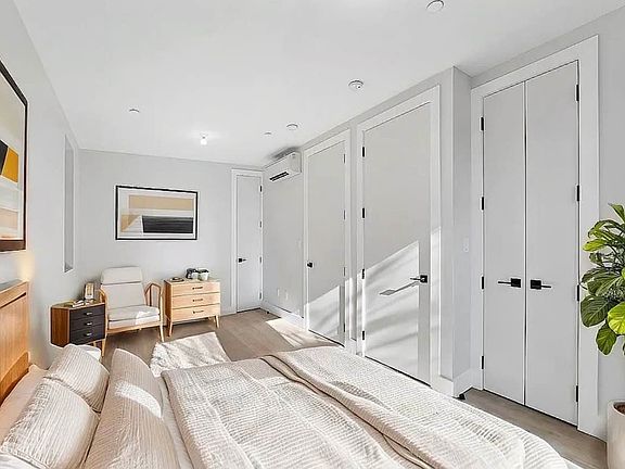3rd image of 727 Dekalb Ave APT 2B