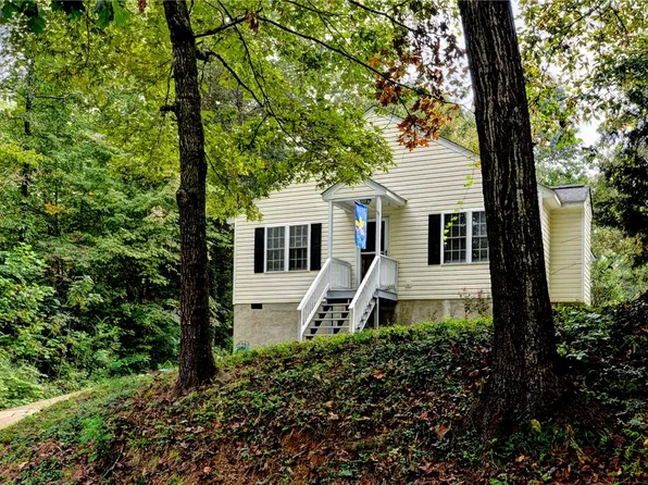 6442 Lakeshore Dr, Quinton, VA 23141