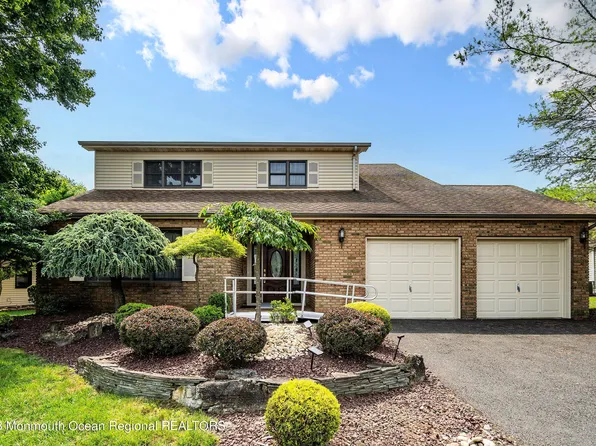 54 Murray Hill Terrace, Marlboro, NJ 07746