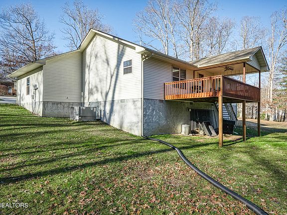 3rd image of 103 Pine Dr