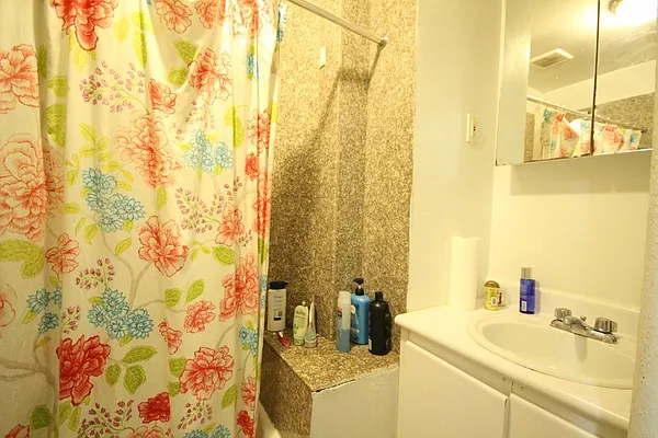 Rented by Dynamik Realty | media 18