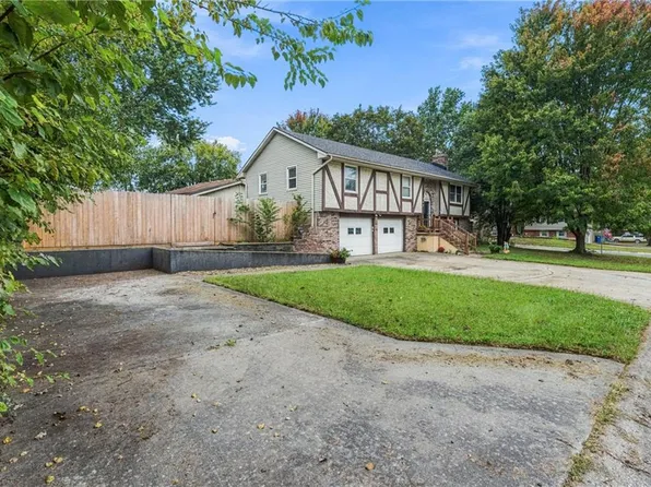 506 W McDowell Ave, Odessa, MO 64076