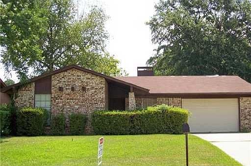 1st image of 3911 Chateau Dr