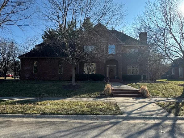 3695 Woodfield Pl, Columbus, IN 47203