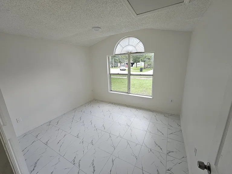 538 Beasley Ct — Photo 10