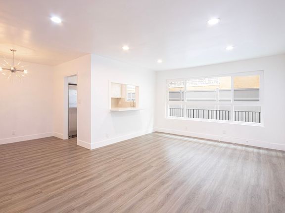 2nd image of 1043 N Genesee Ave APT 4
