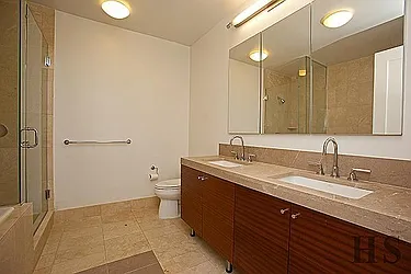 Rented by R New York