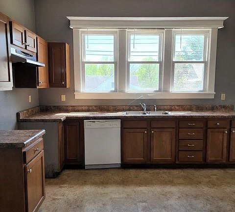 3rd image of 303 W Broadway Blvd #1A