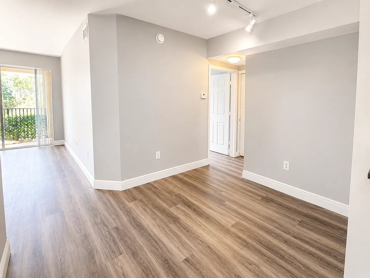 2 bed, 850 sqft, $2,250 — Photo 4
