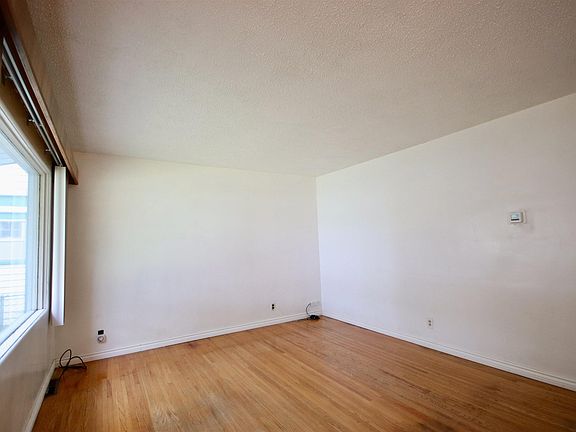 3rd image of 12936 115th St NW