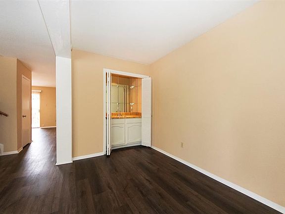 4th image of 7863 Green Lawn Dr
