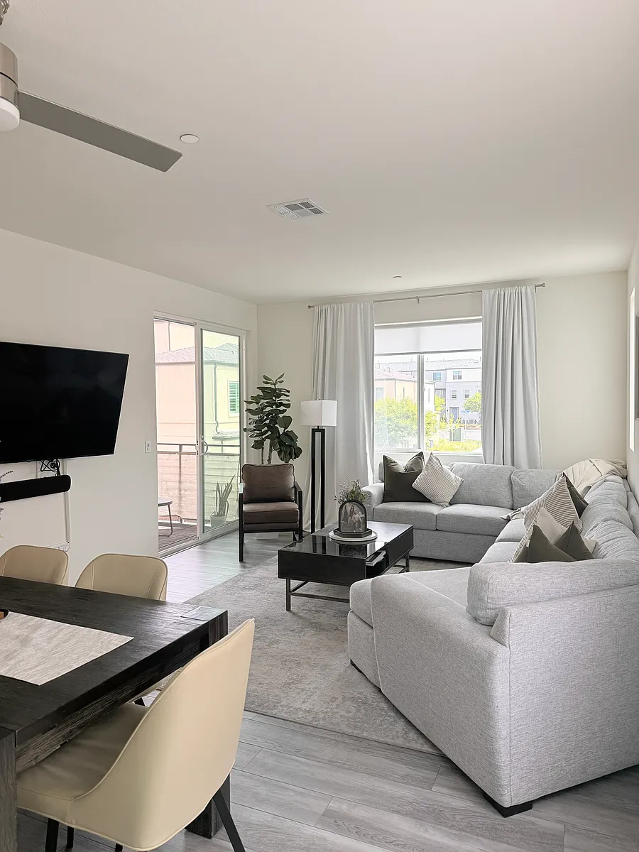 Building Photo - 5216 Beachfront Cv #47