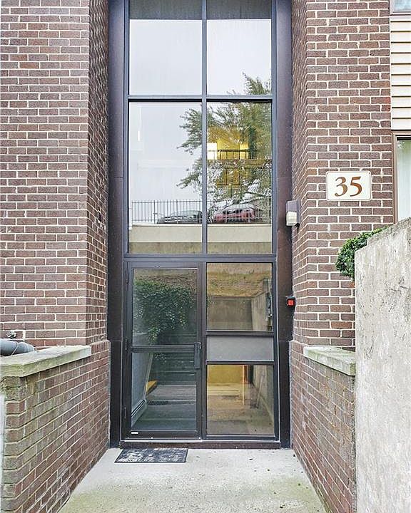 1st image of 354 Country Club Ln