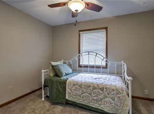 10505 S Munro Rd, Lone Jack, MO 64070