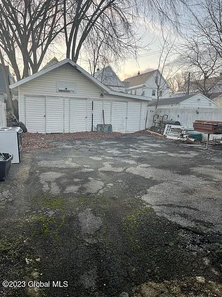3rd image of 1090 Willett Street