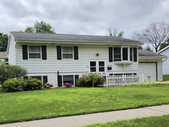 2018 Prairie Rd, Madison, WI 53711