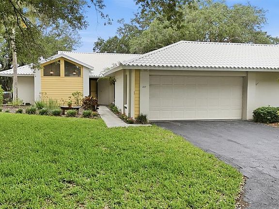 2nd image of 217 SOUTHAMPTON DRIVE #286