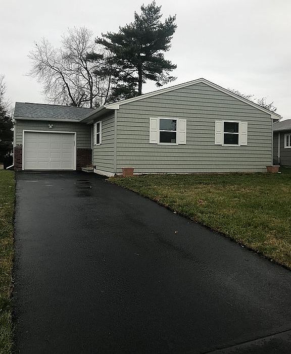1st image of 29 Norwich Dr