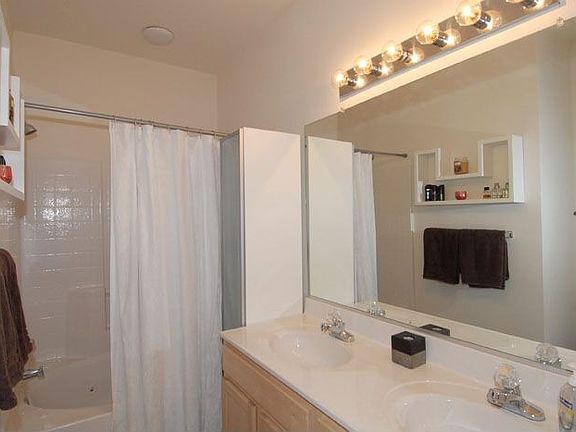 5th image of 868 Devereaux Dr