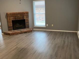 1121 Oaklawn Ct, Bedford, TX 76022