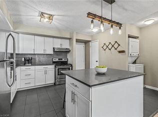 511 Quiet Pl #5, Waterloo, ON N2L5L6