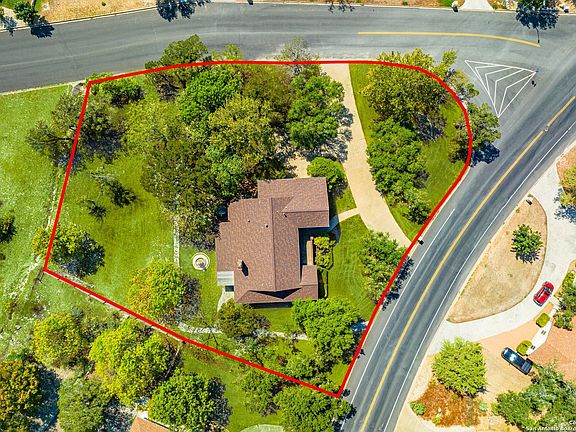 4th image of 203 Riverhill Blvd