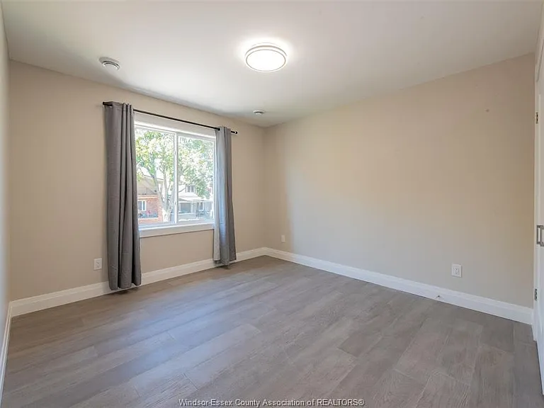 912 Hall Ave — Photo 7