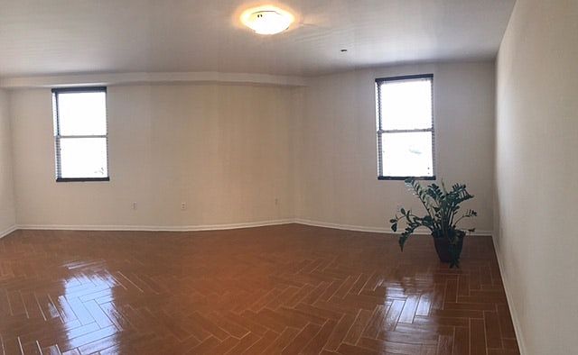 2nd image of 1554 E 59th St #2