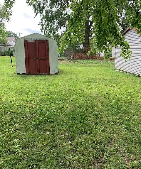 228 W Graysville St — Photo 15
