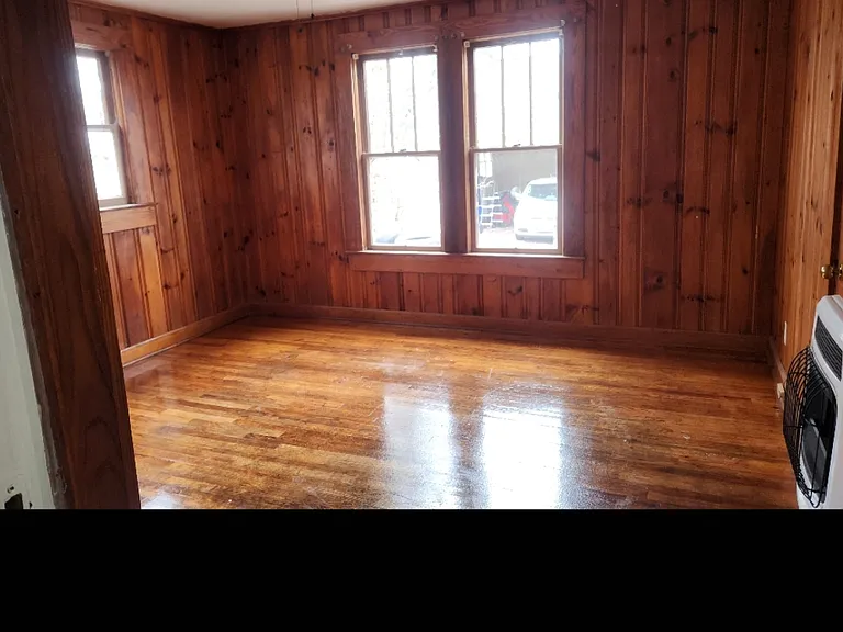 225 S Oliver St — Photo 9