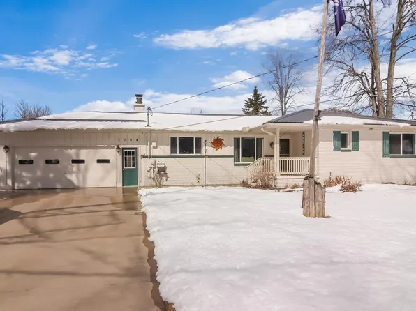 3704 Peninsular Shores Dr, Grawn, MI 49637