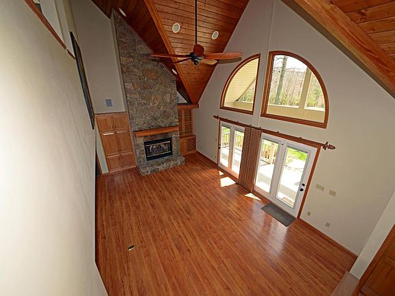 4th image of 104 Markham Ln