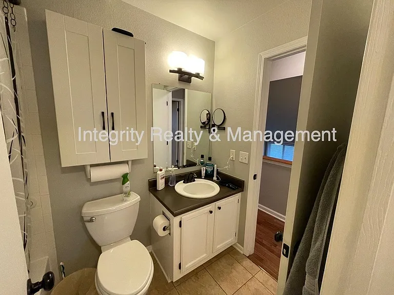 475 Chiswick Cir — Photo 34