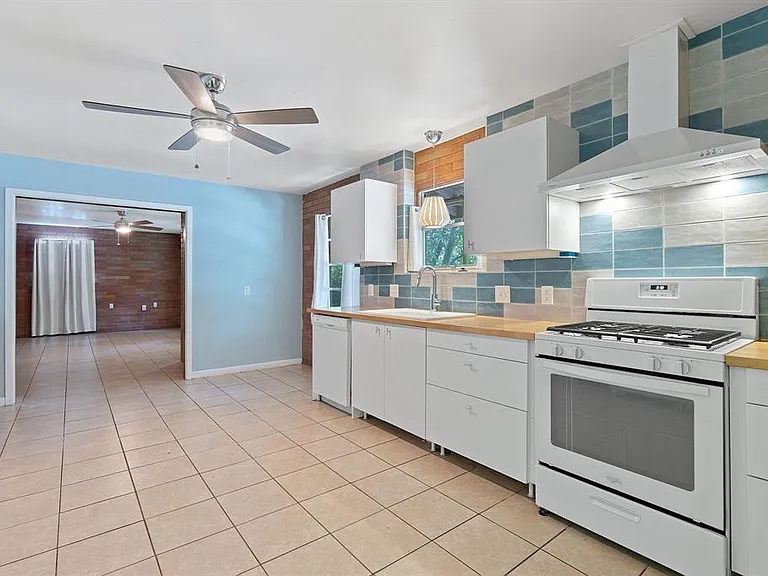 2205 Alta Vista Ave #2205 — Photo 9
